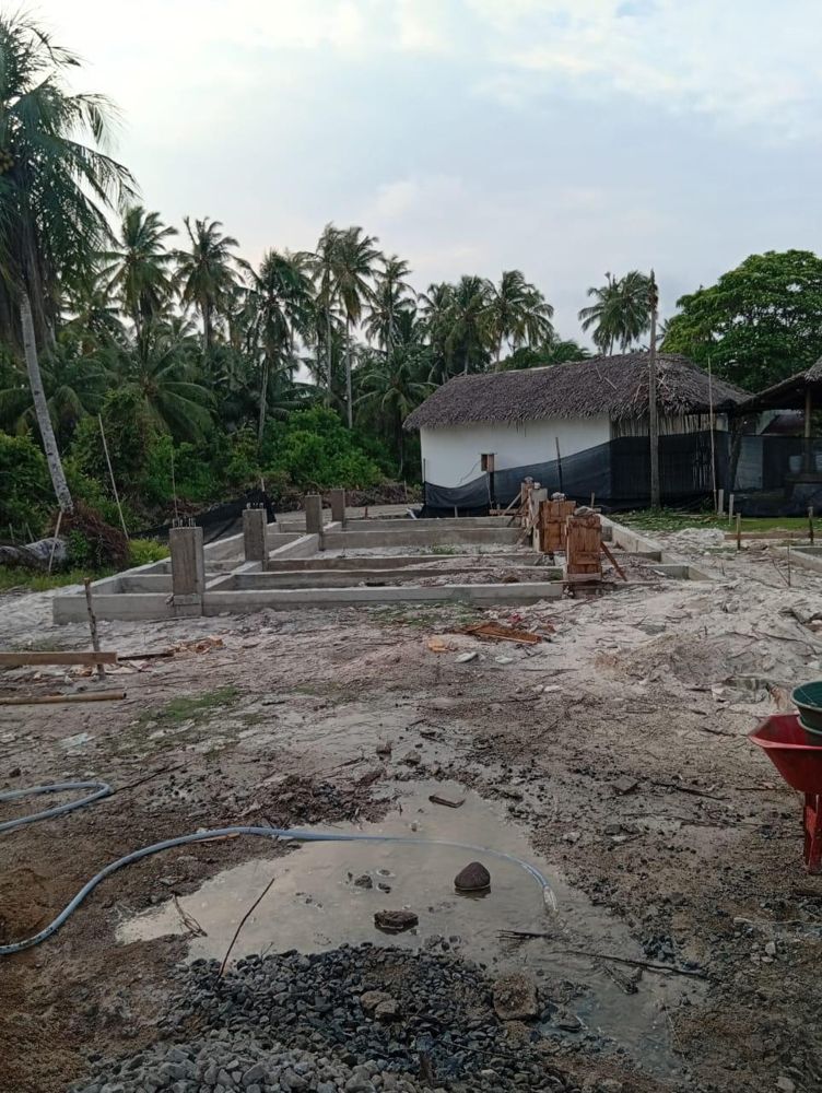 Concrete footings and the first columns poured on the Katiet site
